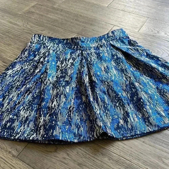 🌼4/$30🌼bethany Mota |  Metallic electric blue and silver mini skirt - Picture 2 of 8